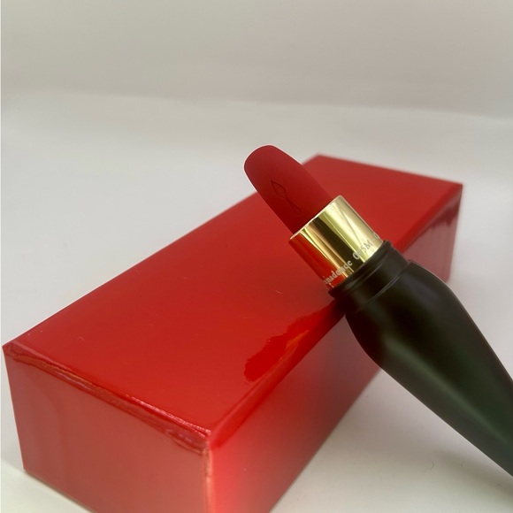 Christian Louboutin Velvet Matte Lip Colour Lipstick ~Shade 005M Red Dramadouce~ - Picture 3 of 7